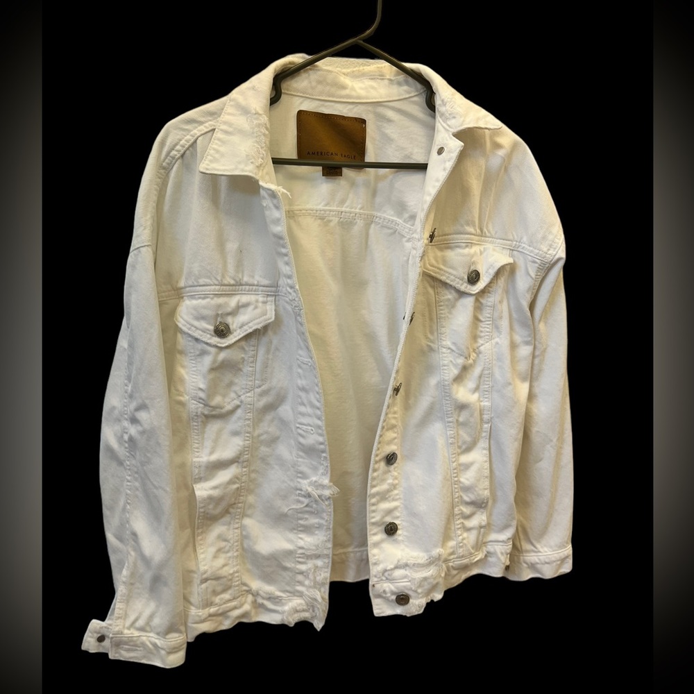 American eagle boyfriend distressed white denim jacket